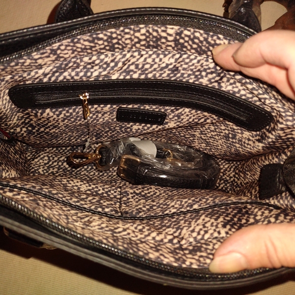 Nico & Olive NWT Black Handbag Purse Satchel - Picture 4 of 4